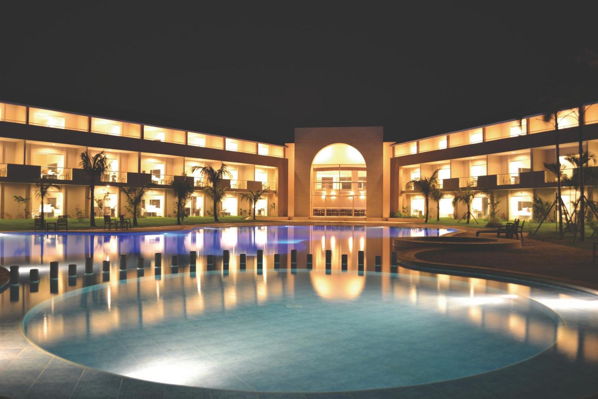 Sun Hotel Варнес Экстерьер фото